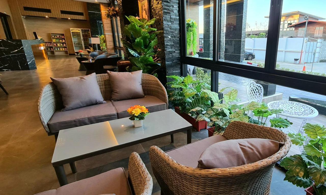 The Room Boutique Hotel Sakon Nakhon Εξωτερικό φωτογραφία